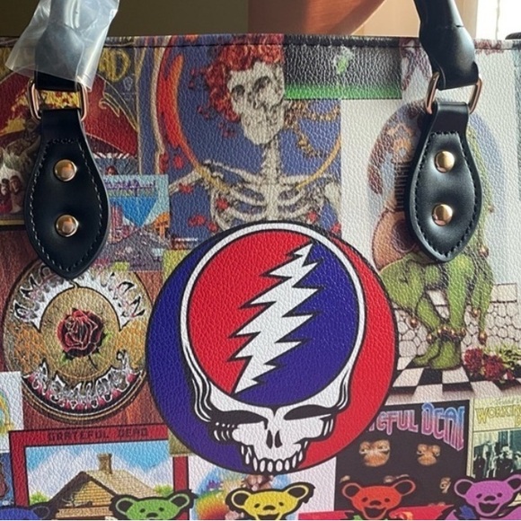 New-Grateful Dead Colorful Graphic Logo
Tote Bag
Vegan Leather
BLACK  HANDLES